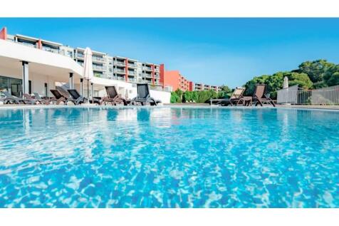 Premium 2 Bedroom Apartment with Pools, Spa and Garage, Portimão