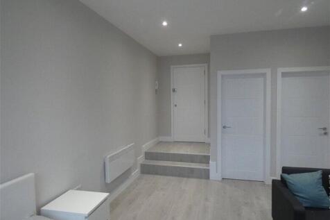 Oakleigh Gardens, Whetstone, N20 photo 4
