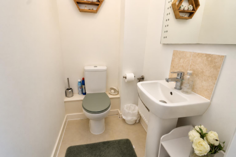 ground floor cloakroom.png