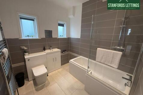 bathroom 1.jpeg