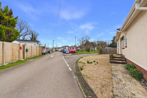 CAM02536G0-PR0054-STILL019