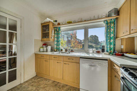 1370458-15-68f8c9...