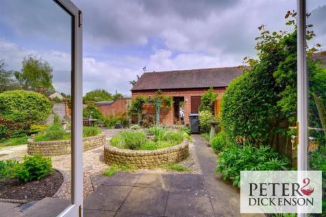 1 Owlets End garden 5.jpg