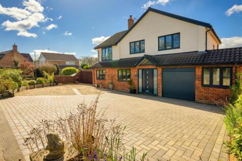 The Elms - External (6 of 16).jpg