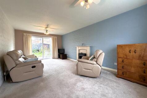 Generous Living Room 270