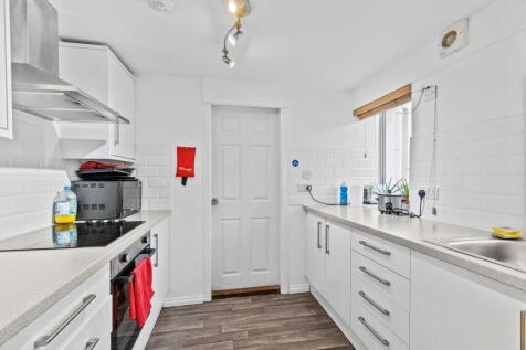 31 Fellowes Place, Stoke, Plymouth photo 5