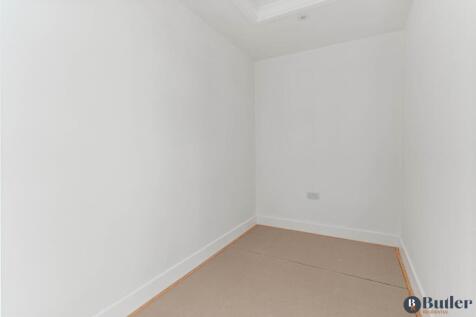 Walk-in dressing room