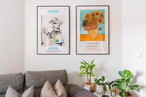 3L0CBN - Living Room B.jpg