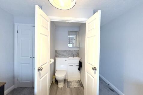 Cloakroom/wc