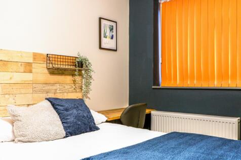 25 Glebe Road Room 2_.jpg