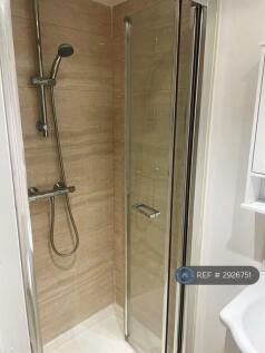 En-Suite Bathroom Shower Cubicle