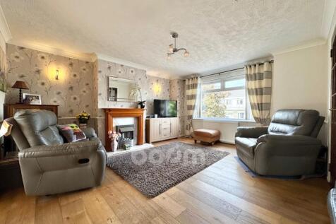 Crummock Gardens, Beith lounge