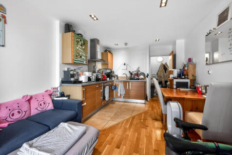 Reception/Kitchen