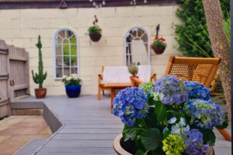 garden livingstone.jpg