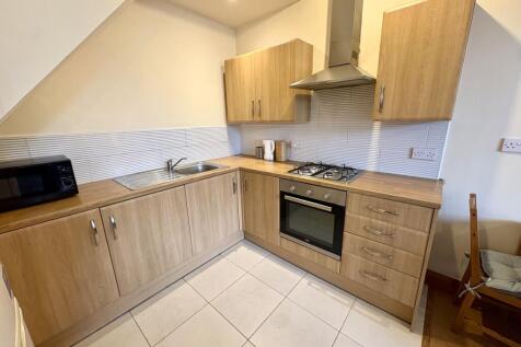 3-bed flat on Aigburth Road, St Michaels, Liverpool, £1,500/mo