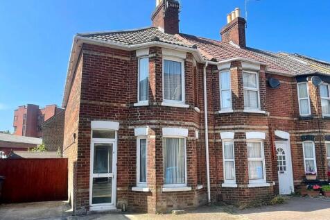 Poole, BH15 - property photo