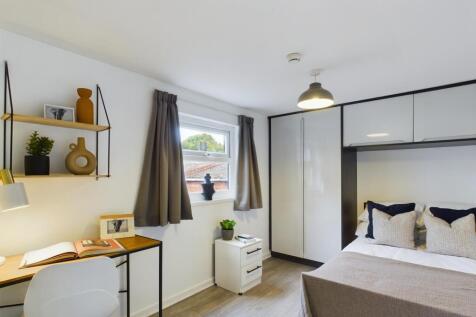 1-bed house on Haydn Avenue, Manchester, £706/mo