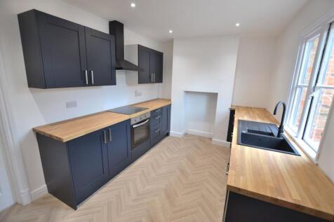 Re-Fitted Dining Kitchen