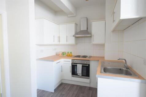 27/28 - Colbeck Chambers - High Street - Student Apartment photo 3