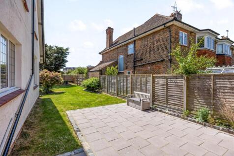 St Valerie Road, 19-019.jpg