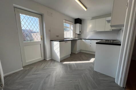 Pendennis Road, Freshbrook, Swindon, SN5 8QD photo 4