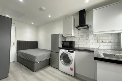 Kirkstall Place, Oldbrook, MK6 photo 4