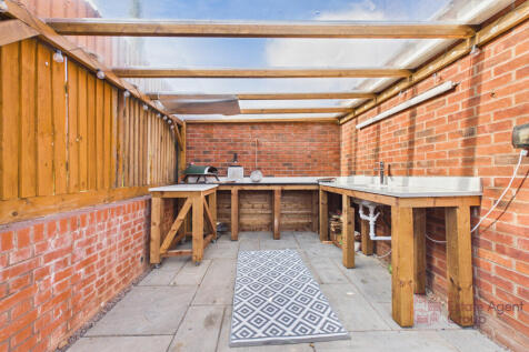 Outdoor Kitchen