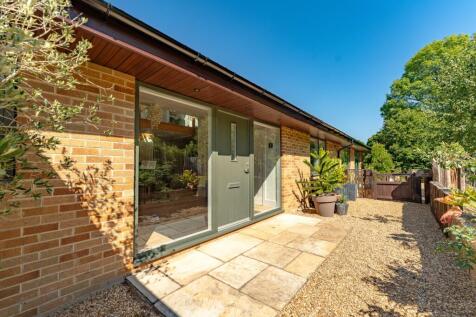 6 bed, 5 bath Detached in Bristol - Photo 40