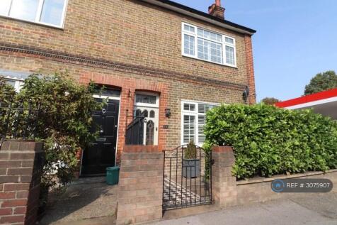5-bed terraced on Rainsford Road, Chelmsford, CM1, £2,200/mo
