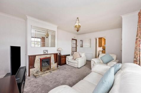 Warenne Road 10 LOUNGE B.jpeg