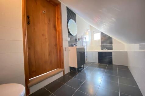 granary b3 ensuite.jpg