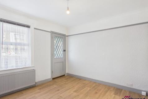 Sidley Road, Redoubt, Eastbourne, BN22 photo 3