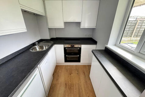 Ainsworth Road, Weaverham, Northwich, Cheshire West And Chester photo 4