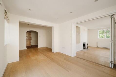 Cotsview - Dining Room &amp; Family Room.jpg