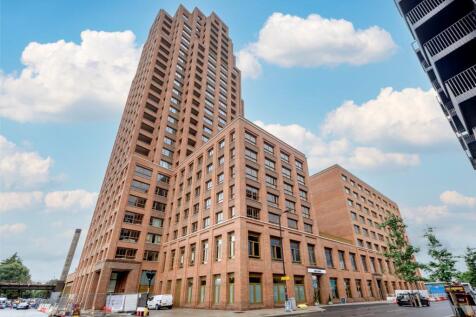 3 Bedroom Flat in SE15 1NS