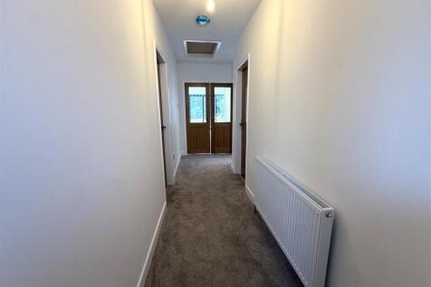 Hallway.JPG