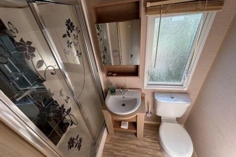 Willerby New Hampton Bathroom At Six Arches Countr