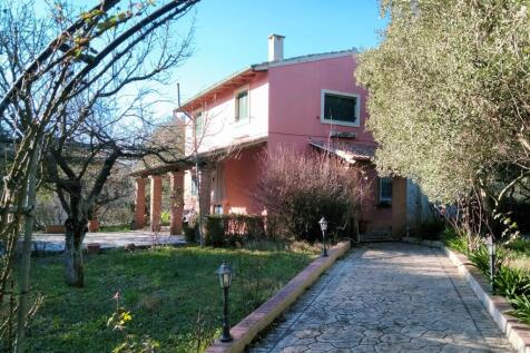 Approach to the house