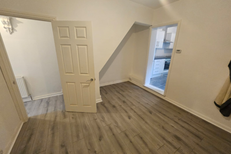 Frederick Street, Luton, Bedfordshire, LU2 photo 4