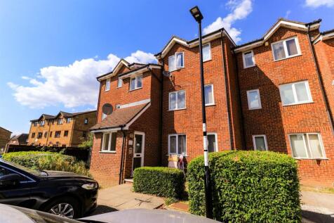 33 Chaffinch Close Edmonton, London, N9-5.jpg