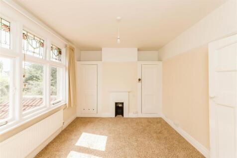 Holmes Grove (7).jpg