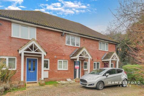 Barnfields Court, Sittingbourne - Front