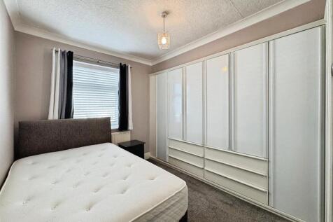 0c11c9ab--40D4-84D4-E27EC5D31047-13027-000008914CD