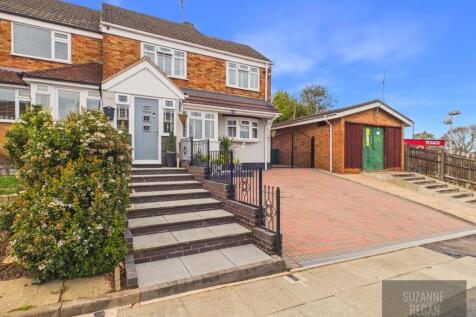 CAM05192G0-PR0255-STILL032