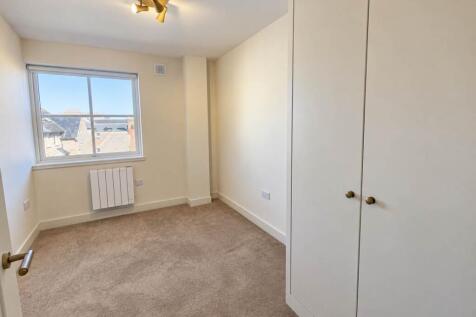 82 High Street, Worthing, West Sussex photo 4