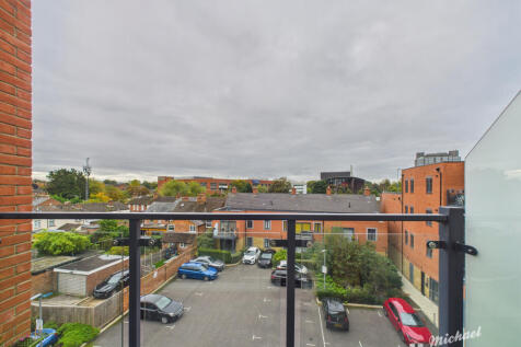 CAM03218G0-PR0800-STILL005