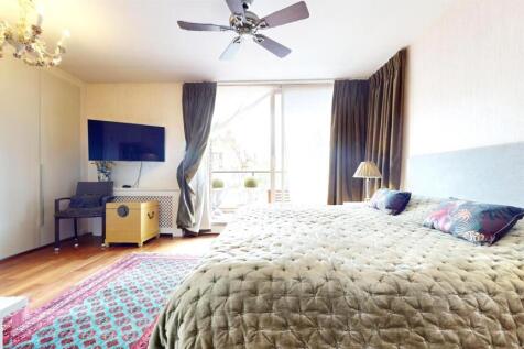 Property for sale in Battersea by Barrain London