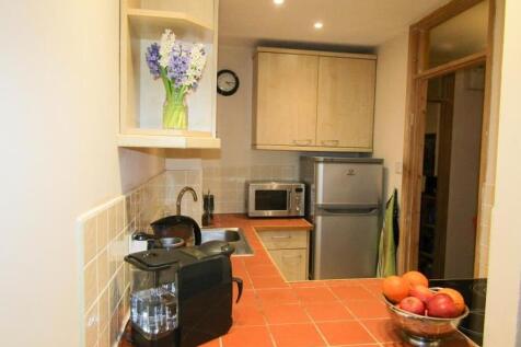 Eastbrook Close, Woking, Surrey photo 4