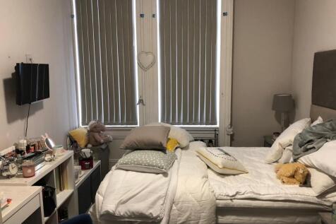 Flat ,  Clarendon Road, Leeds photo 3