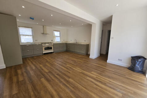 Buckhurst Hill, Essex IG9 photo 2